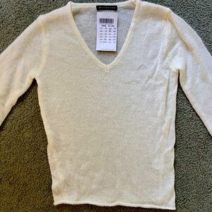 Brandy Melville off white/cream v-neck long sleeve wool sweater NWT